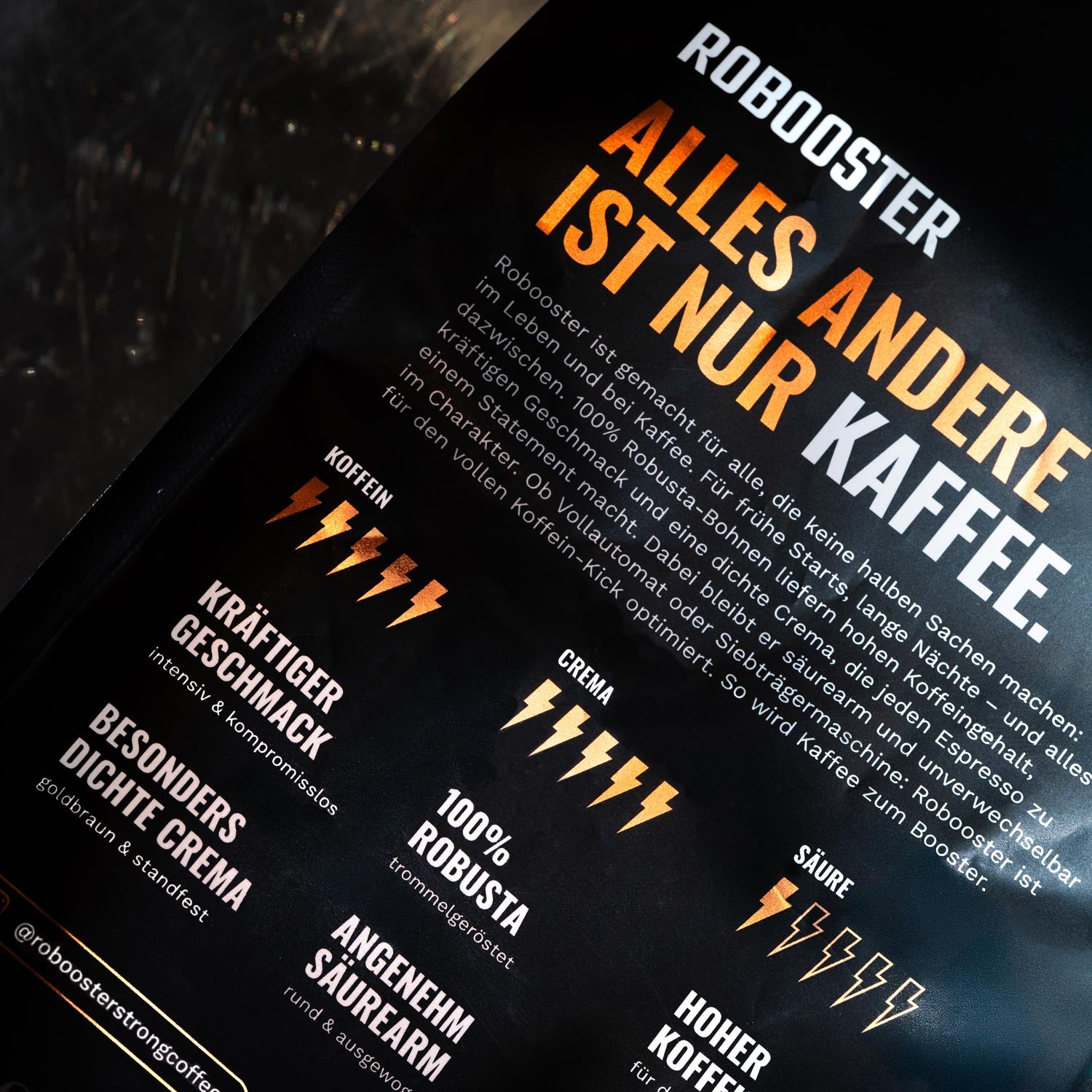 Rückseite der Robooster Kaffeebohnen-Verpackung mit Produktdetails und Röstinformationen.